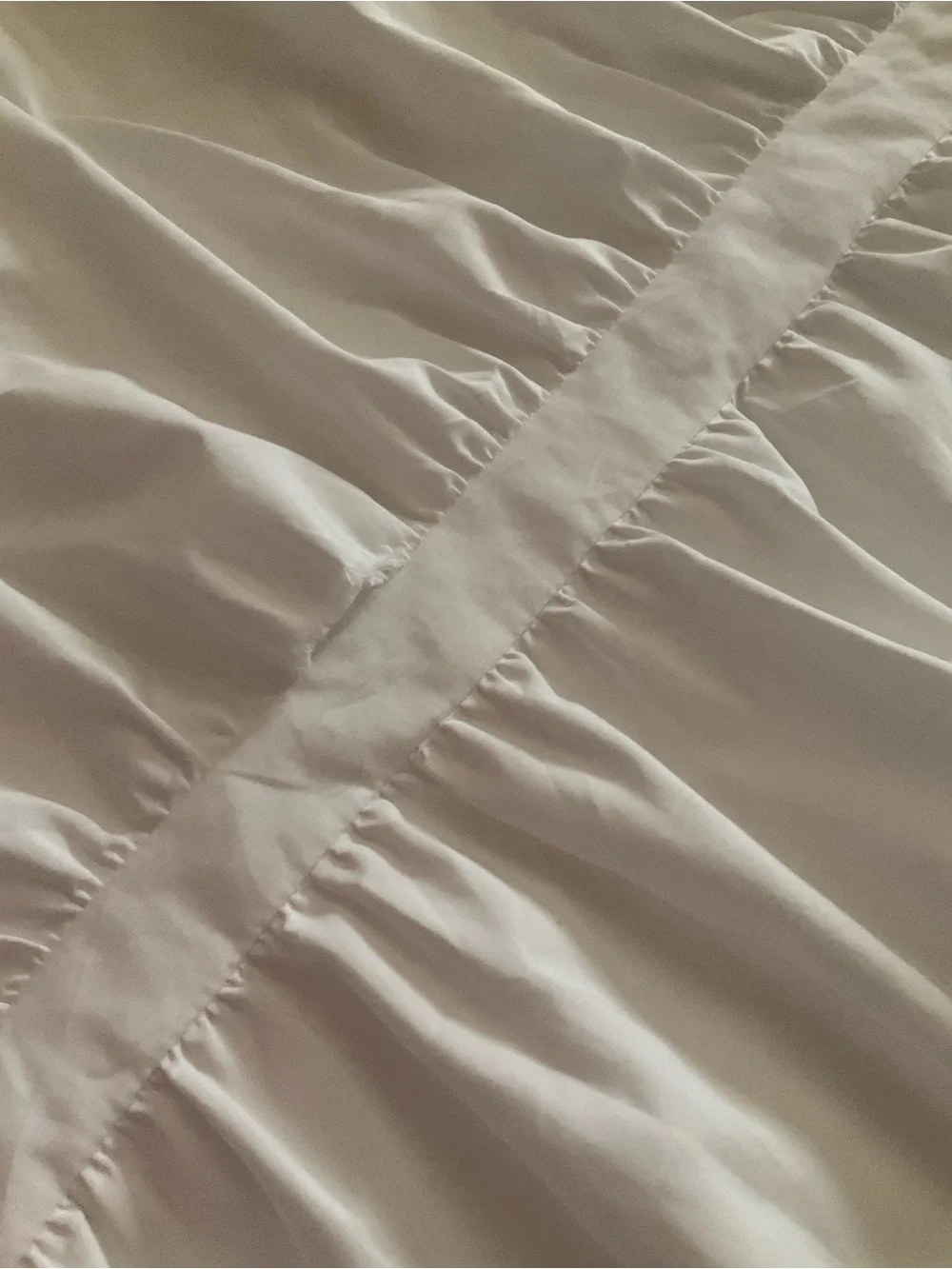 Pottery Barn White Ruched King Size Comforter